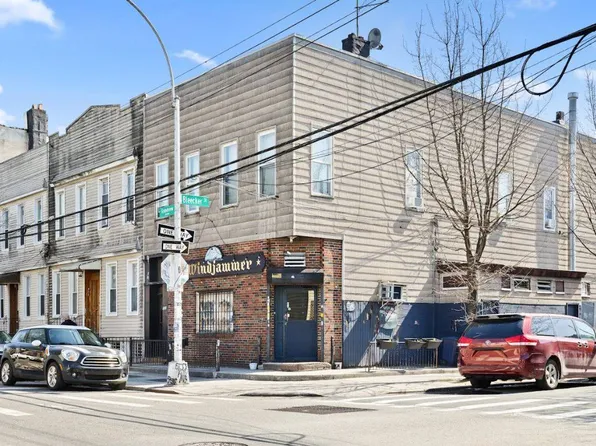 552 Grandview Ave, Ridgewood, NY 11385