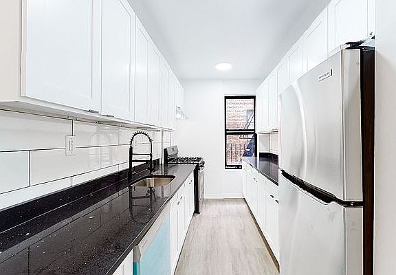 3rd image of 284 Lenox Ave #3