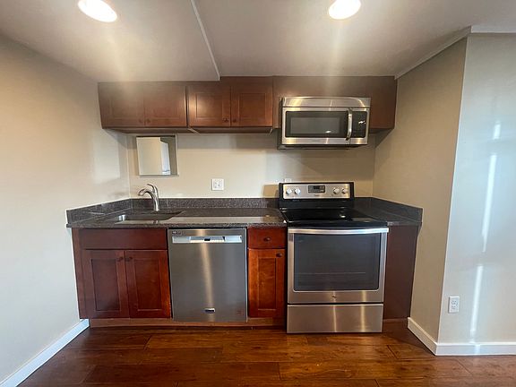 5th image of 518 2nd St APT 8