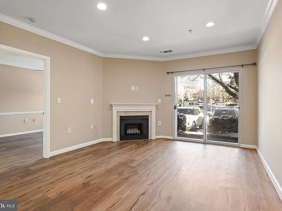 5th image of 2204 Westcourt Ln APT 119