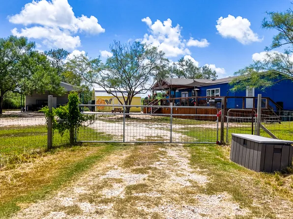 355 Holley, Poteet, TX 78065