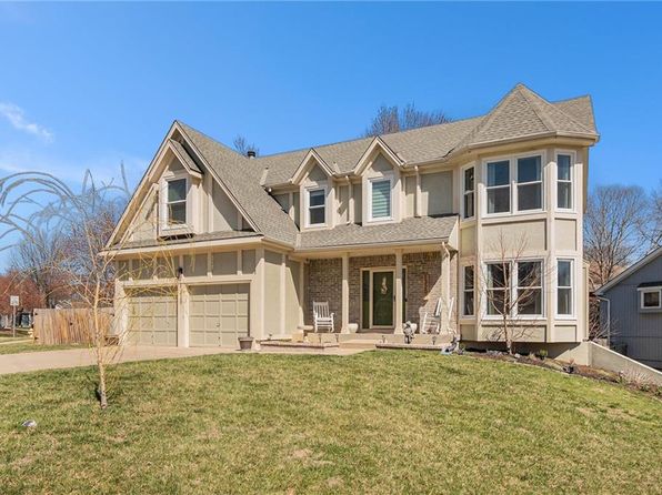 1320 Hillary Dr, Liberty, MO 64068