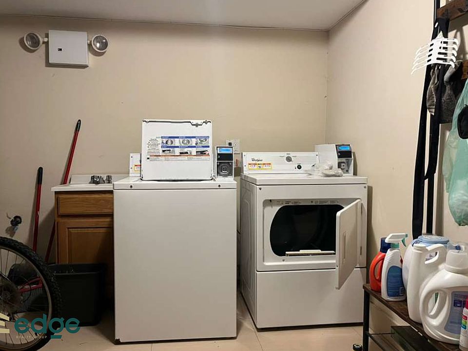 1st image of 382 Kosciuszko St APT 4
