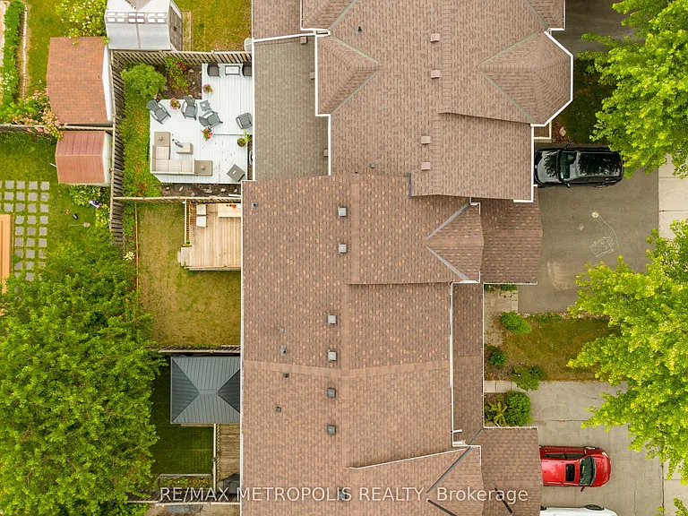 2420 Baintree Cres — Photo 5