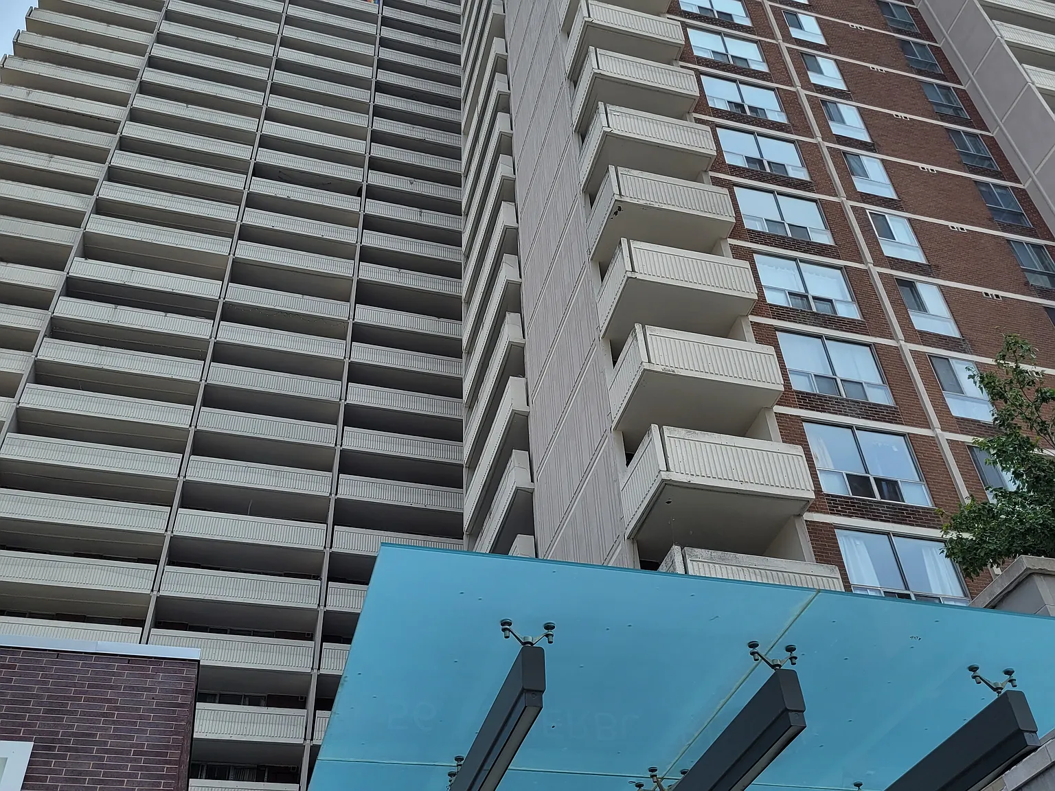 Sherbourne Complex — Photo 4