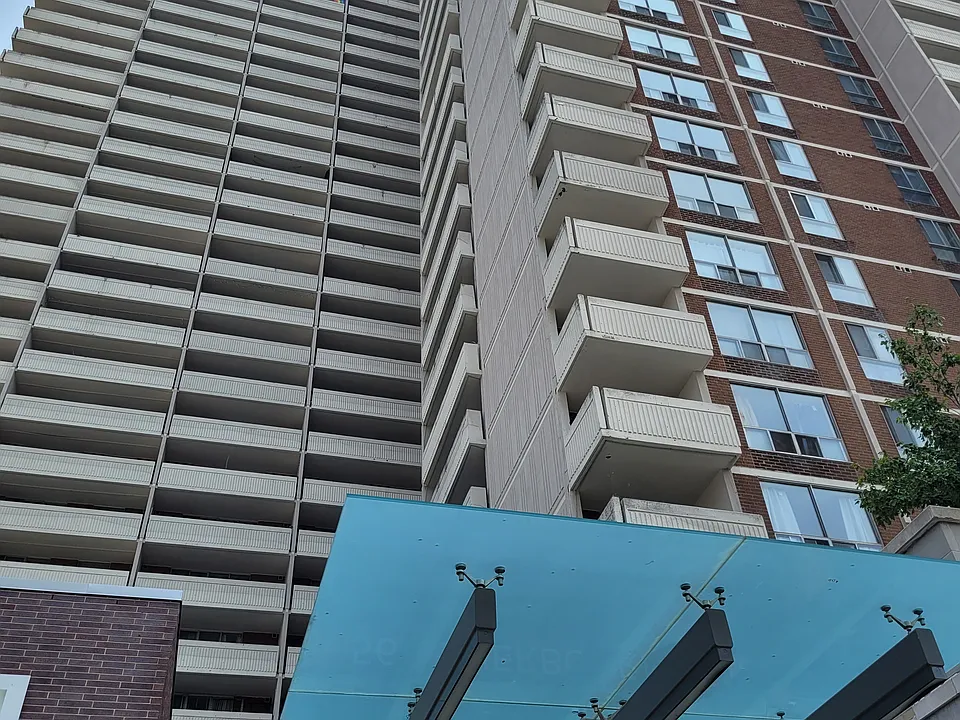Building Photo 4