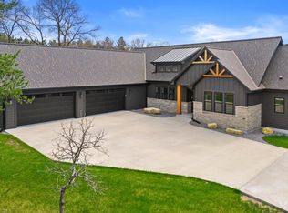 375 Pinehurst Dr, Nekoosa, WI 54457