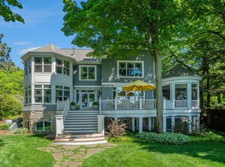 6059 Lakeshore Dr, West Olive, MI 49460
