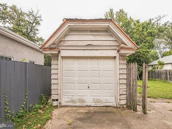 5th image of 504 E Godfrey Ave