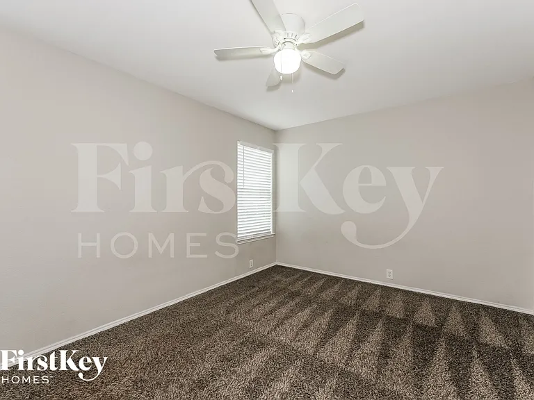 4500 Chris Dr — Photo 15