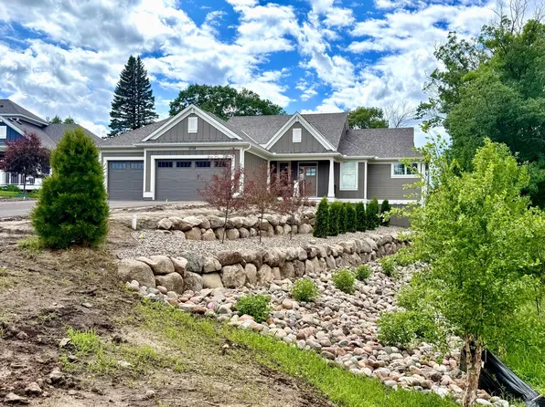 13728 Enfield Ave, Hugo, MN 55038