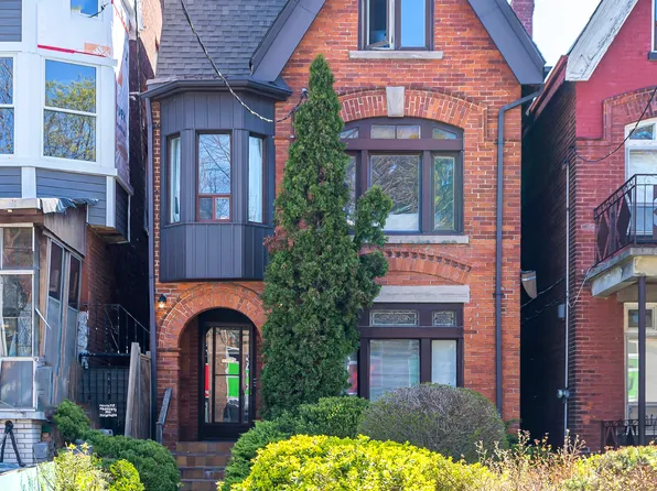 445 Manning Ave #C, Toronto, ON M6G 2V6
