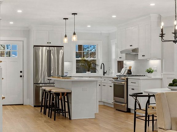 2nd image of 216 Washington St #216