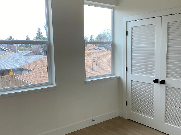 7519 N Clarendon Ave #4 — Photo 5
