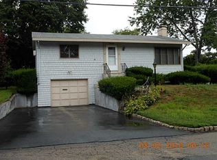 17 Bentley Rd, Warwick, RI 02888