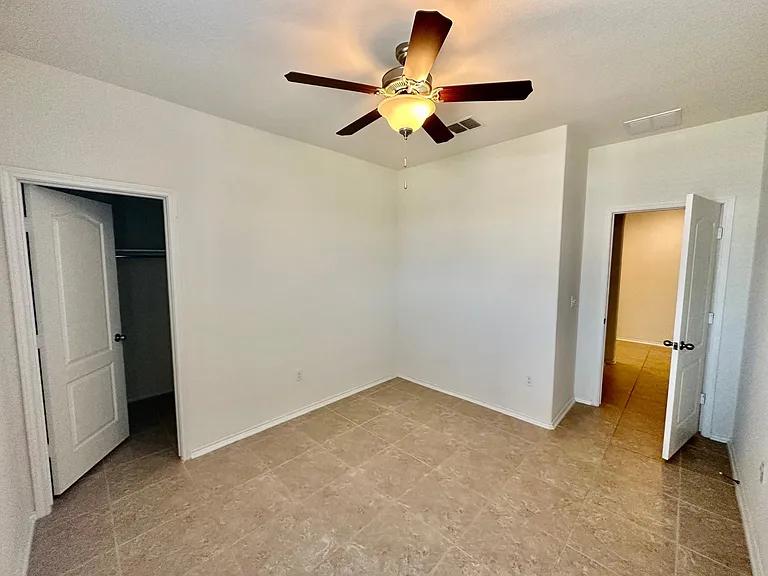 413 Hunters Hill Dr — Photo 28