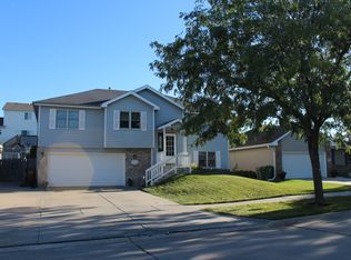 2141 Breckenridge Dr, Lincoln, NE 68521