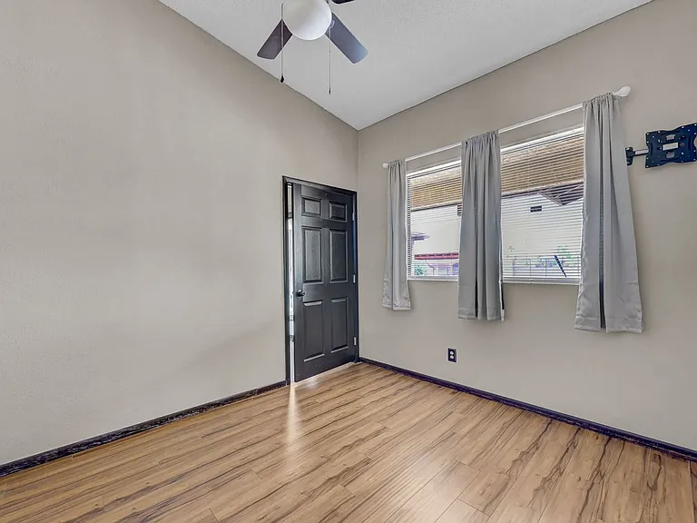 6975 Obannon Dr — Photo 26