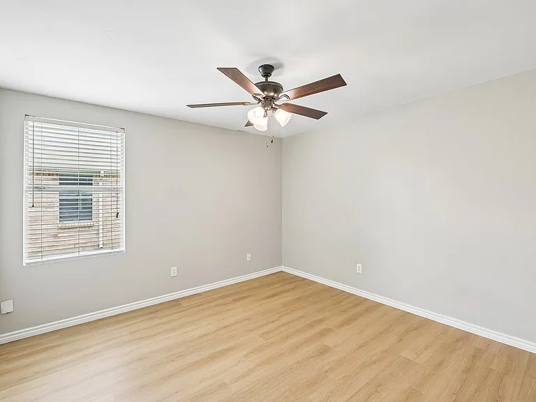 1612 Fieldstone Dr — Photo 12