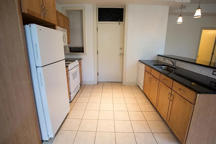 5301-5307 S. Maryland Avenue — Photo 13