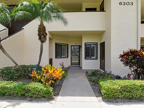 5th image of 6303 SE Williamsburg Drive #102