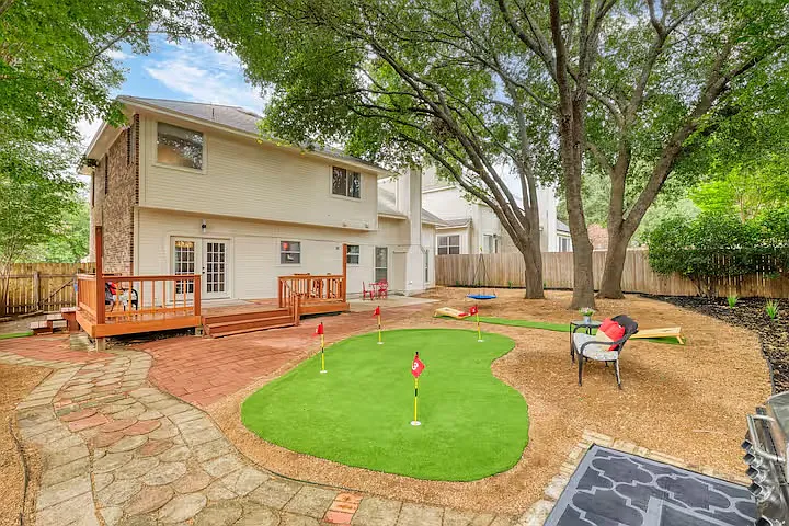 4 bed, 2072 sqft, $2,250 — Photo 2