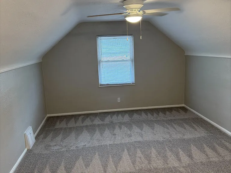 916 Clearview Ave — Photo 6