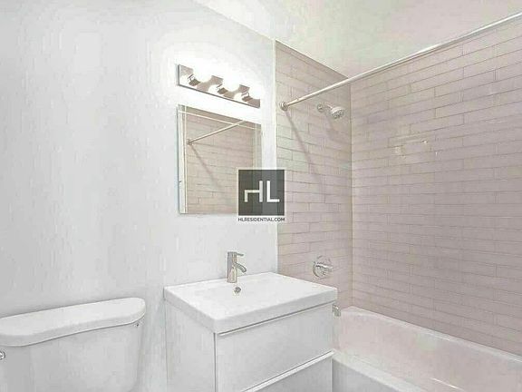 3rd image of 100 Wyckoff St APT 3L