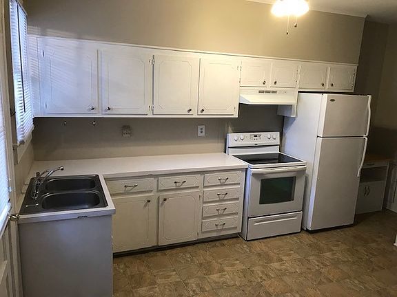 4th image of 12 N Central Ave