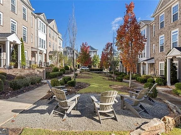 4th image of 653 Hanlon Way