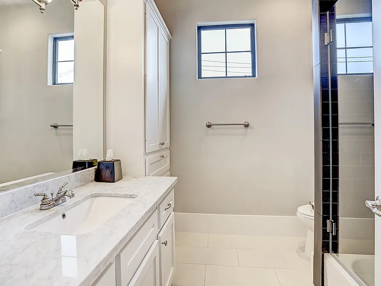 5655 Locke Ln — Photo 34