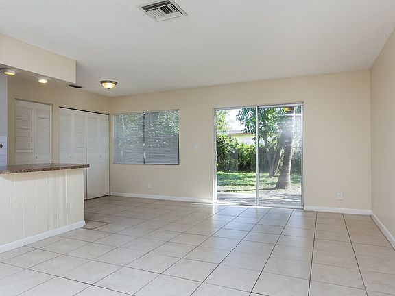 3rd image of 4030 NE 2nd Ave