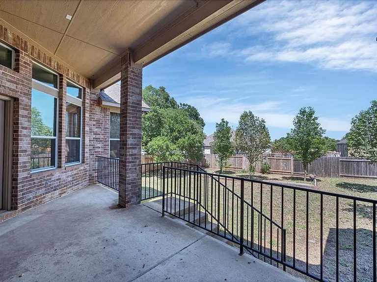 203 Raindance Cv — Photo 29