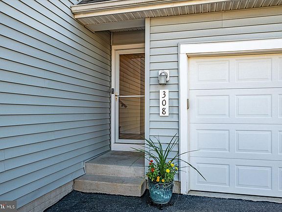 4th image of 308 John Patrick Dr