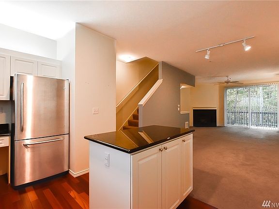 4th image of 3116 164th St SW APT 409