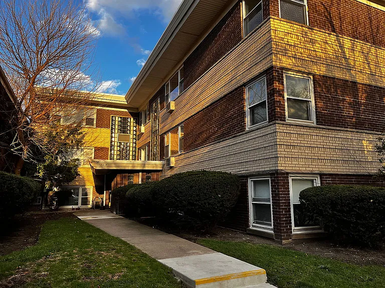 5615 N Mozart St #3C — Photo 1
