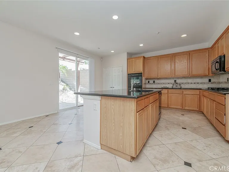 16432 Landmark Dr — Photo 10