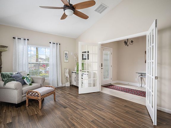 5th image of 620 Valencia Circle SW