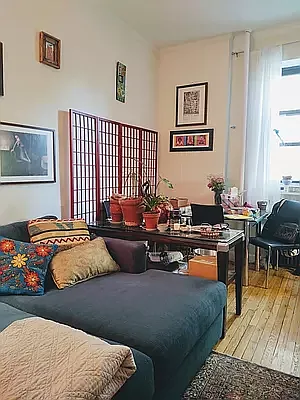 Rented by Buchbinder & Warren | media 21