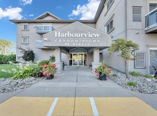 44 Robson Rd #319, Leamington, ON N8H 5E4