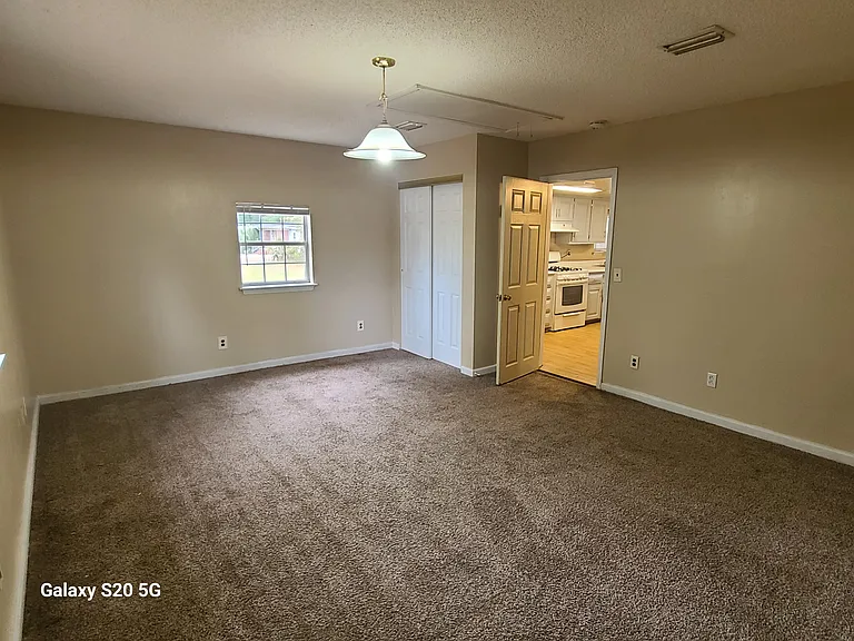 5381 Williams St — Photo 16