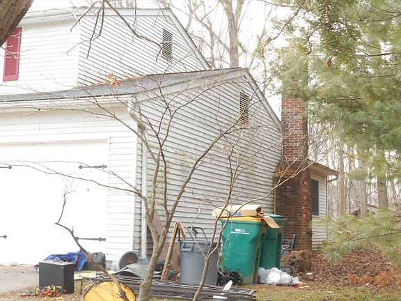 3rd image of 11202 Heritage Dr