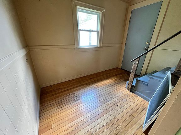 4th image of 2614 Woodrow Ave