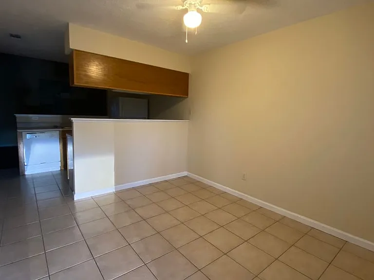 2216 Anne Ave — Photo 2