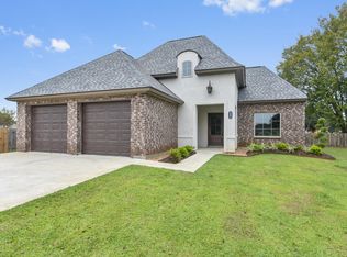 307 Oakview Dr, Broussard, LA 70518