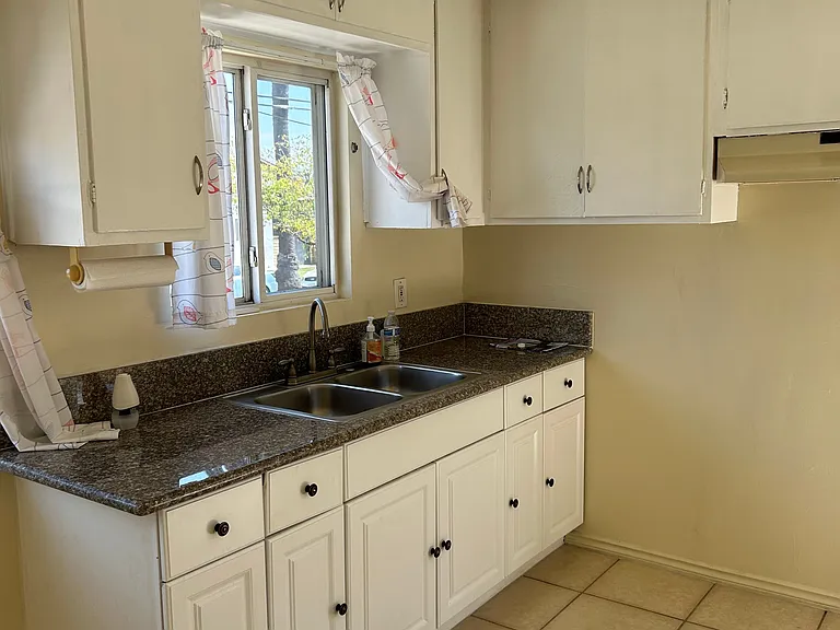 669 W O'Farrell St #MAIN — Photo 4