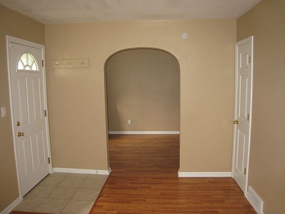2nd image of 1459 E McLean Ave