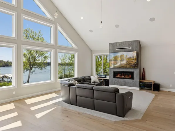 1929 Fagerness Point Rd, Wayzata, MN 55391