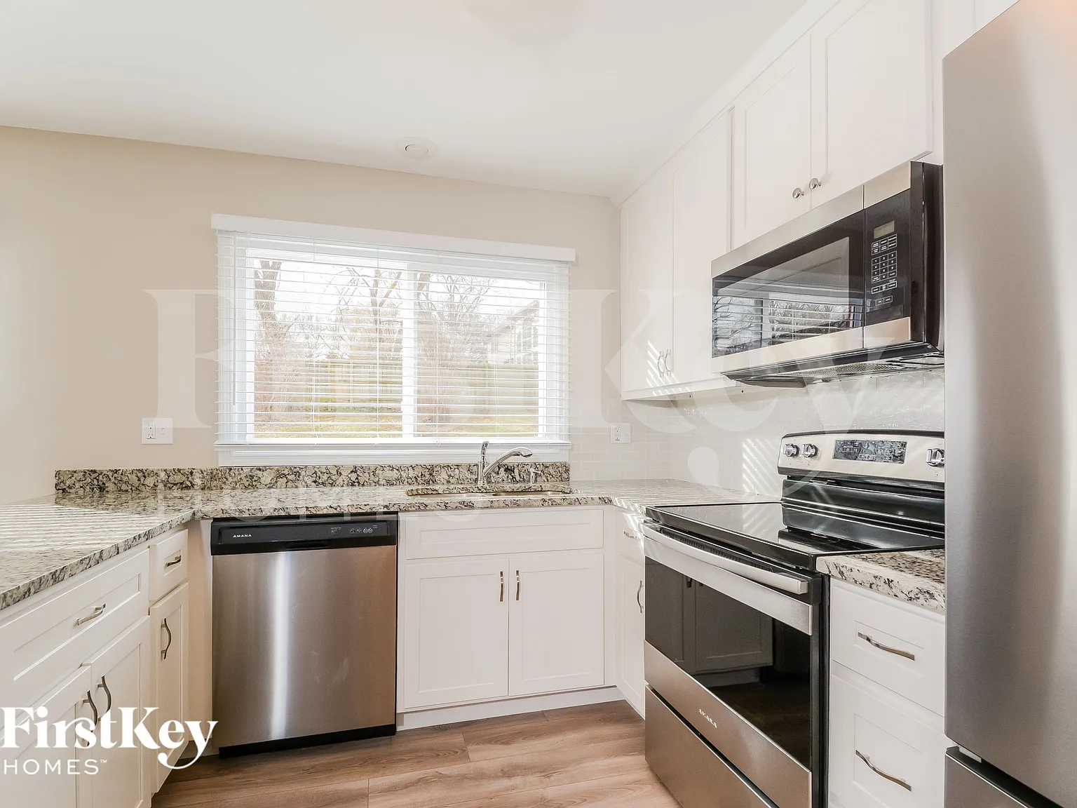 4 bed, 2.5 bath, 3100 sqft, $2,990 — Photo 4