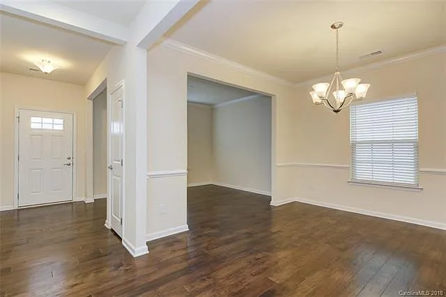 5620 Selkirkshire Rd — Photo 4